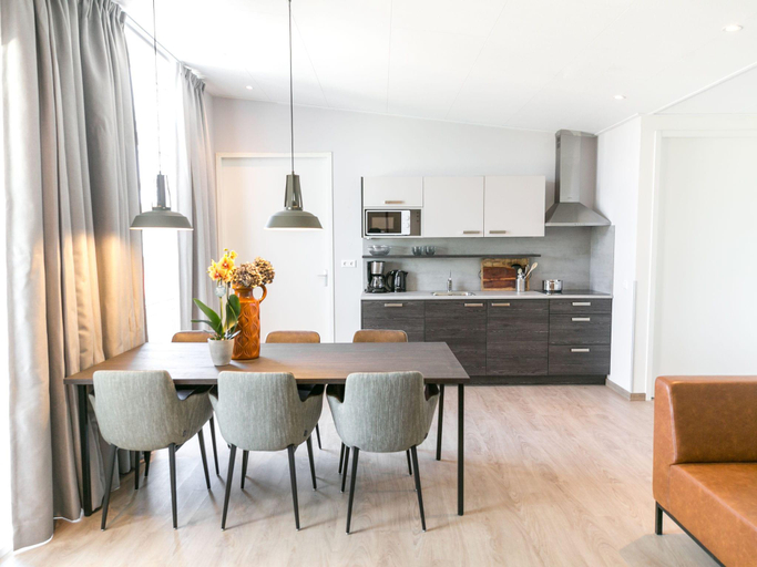 Others 4, Bungalow in Netherlands with Garden Terrace, 's-Gravenzande