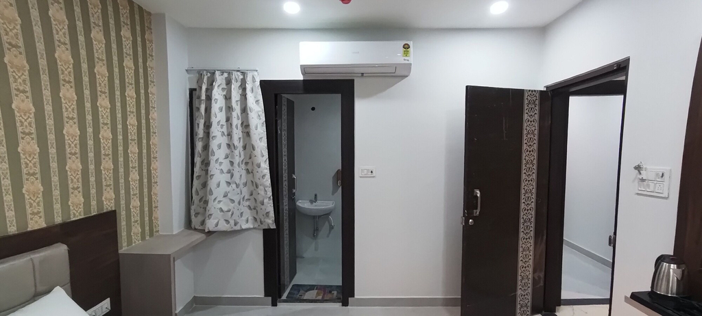 Others 1, Hotel Shri Vishwanath, Varanasi