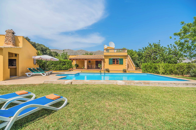 Others 3, Villa Cala, Baleares