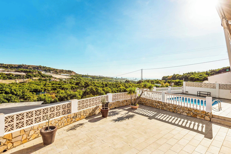 Others 5, Villa Elisa, Málaga
