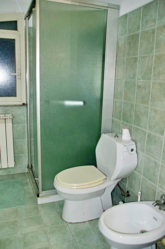 Bathroom 3, Vista Alcantara Retreat - Private Villa & Farm, Very Rural, Secluded, at 630mt, on Mountain Top with, Messina
