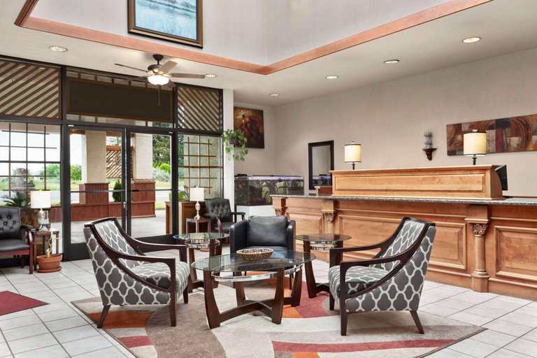 Public Area 2, Ramada by Wyndham Arcata, Humboldt