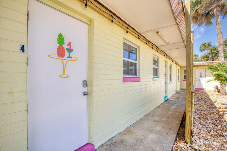 Others 5, Pineapple Shores Retro Inn, Volusia