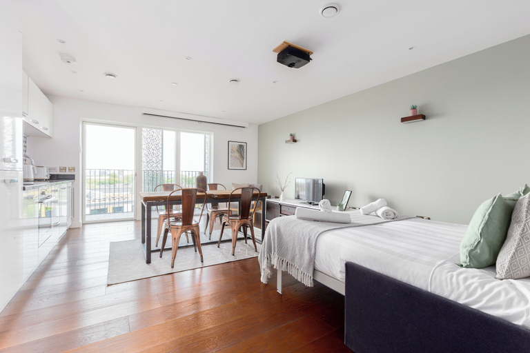 Bedroom, The Hackney Studio Penthouse, London