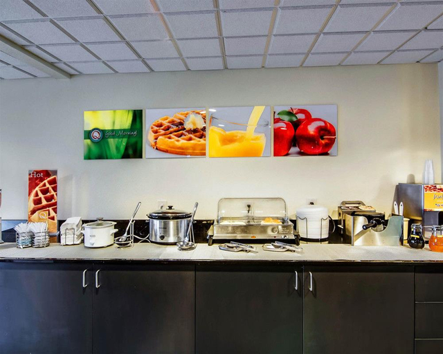 Food & Drinks 5, Quality Inn & Suites Bristol, Bristol