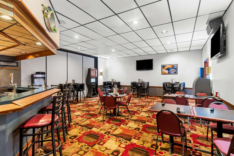 Food & Drinks 5, Quality Inn Fort Dodge, Webster