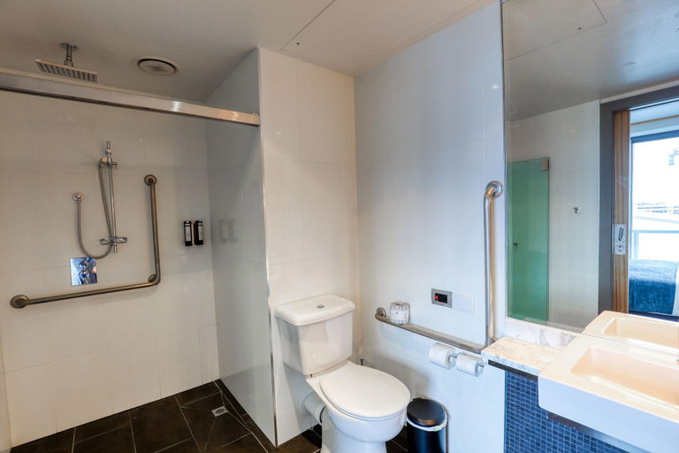 Bathroom 5, Marsden Viaduct Hotel, Waitakere