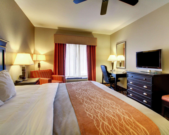 Bedroom 3, Comfort Inn & Suites, Hinds