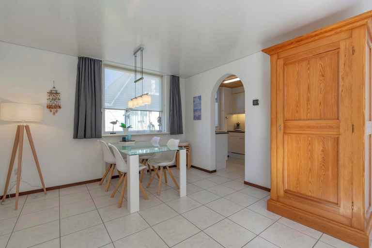 Dining 2, Holiday Home St. Maartenszee Near Beach, Zijpe