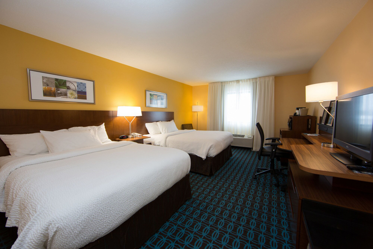Bedroom 4, Fairfield Inn & Suites by Marriott Burlington, Des Moines