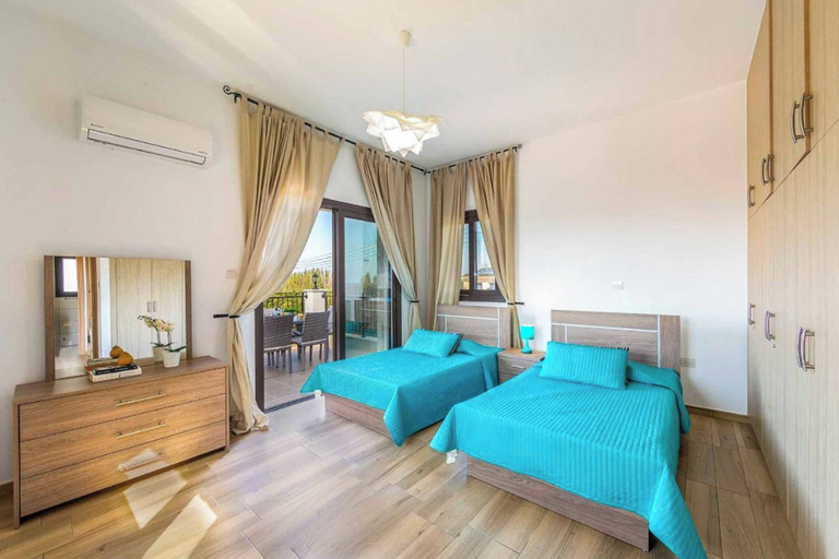Others 4, Villa Deborah