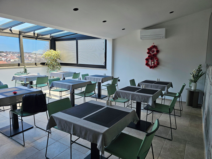 Food & Drinks 5, B&B Arena Prestige Rooms, Pula