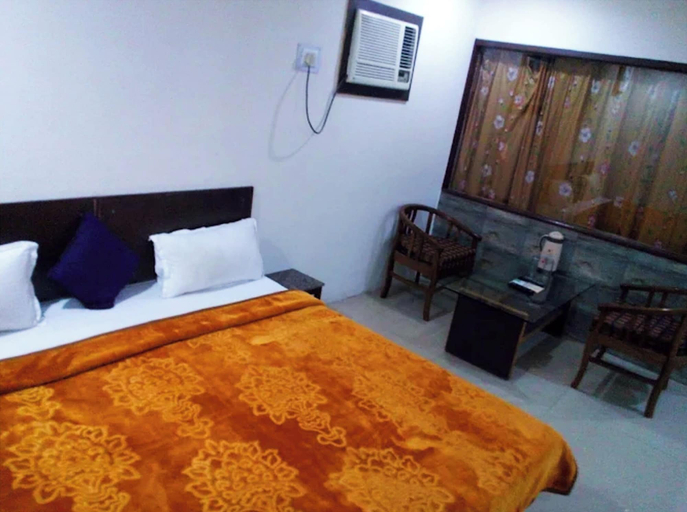 Bedroom 5, Hotel Heavens Guest House Haridwar, Hardwar