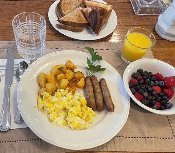 Food & Drinks, Dodds Brick House Bed & Breakfast, Grand Isle