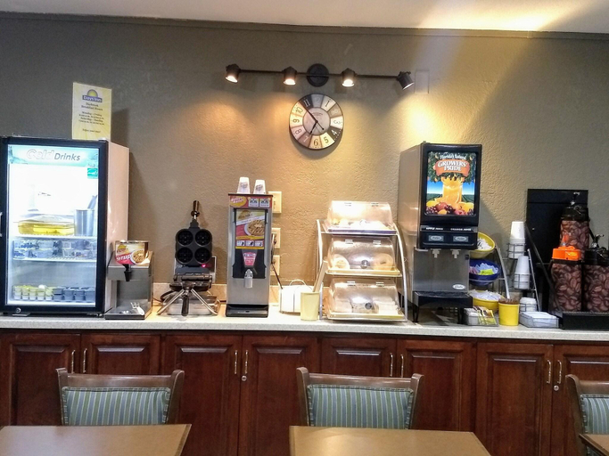 Food & Drinks 5, Days Inn by Wyndham Willmar, Kandiyohi