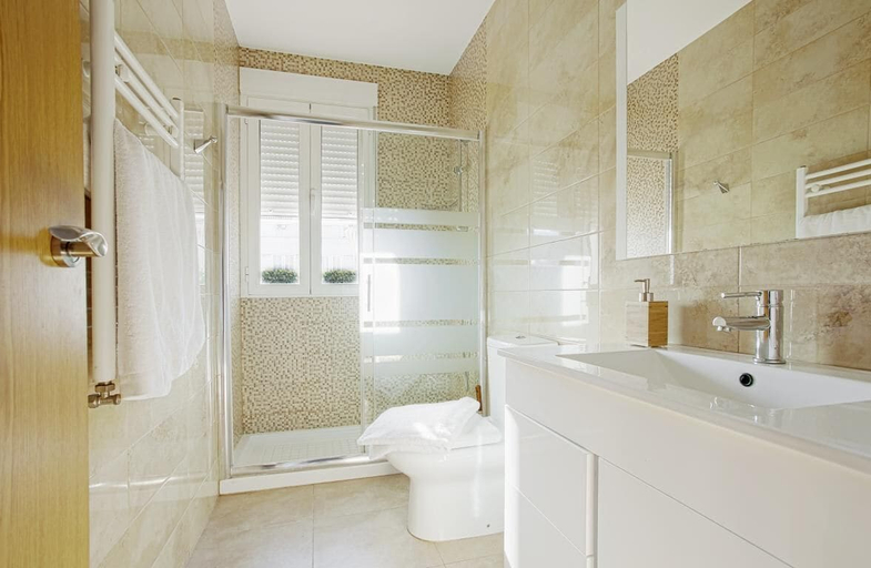 Others 2, Beautifuly Decorated 2 Bd Apart With Private Terrace, Reina Sofia, Madrid