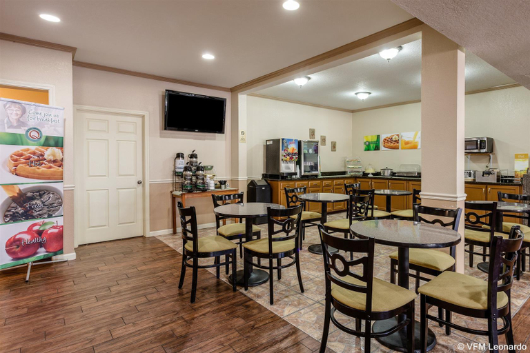 Food & Drinks 5, Quality Inn West Memphis I-40, Crittenden