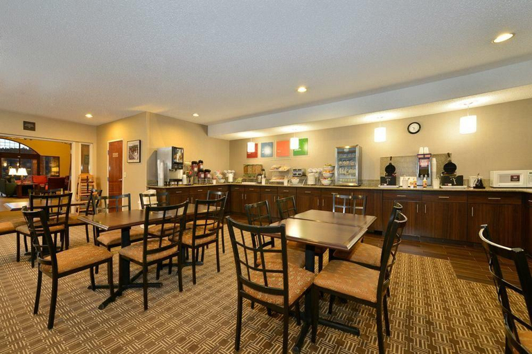 Food & Drinks 5, Comfort Suites Golden West On Evergreen Parkway, Jefferson