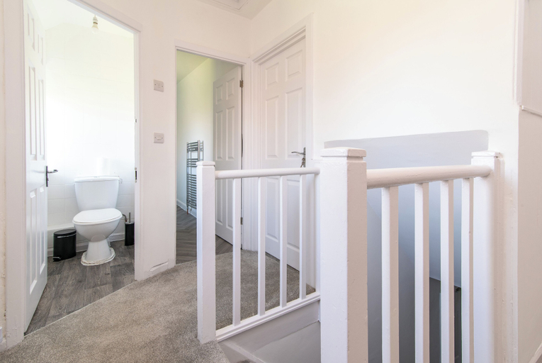 Others 4, Kneeton Vale, Nottingham