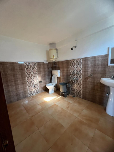 Bathroom 4, The Heaven house, Kullu