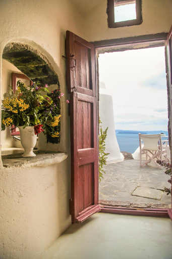 Others 5, The sculptor's Cave House by Cycladica, South Aegean