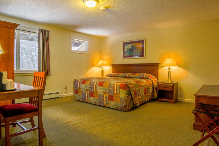 Bedroom 2, The Upper Pass Lodge, Windham