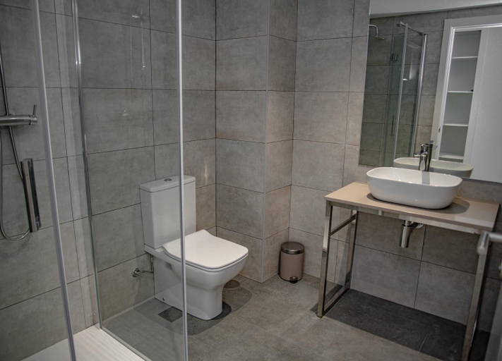 Bathroom 5, Hotel Chips Fene, A Coruña