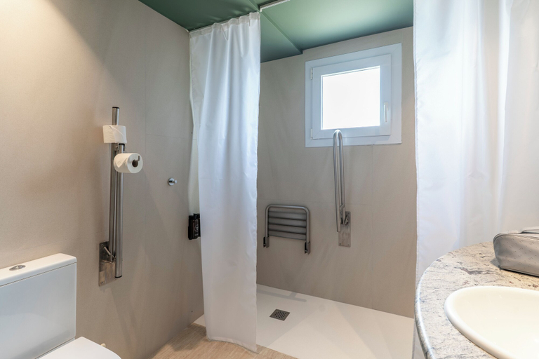 Bathroom 4, Prestige Victoria Hotel, Girona