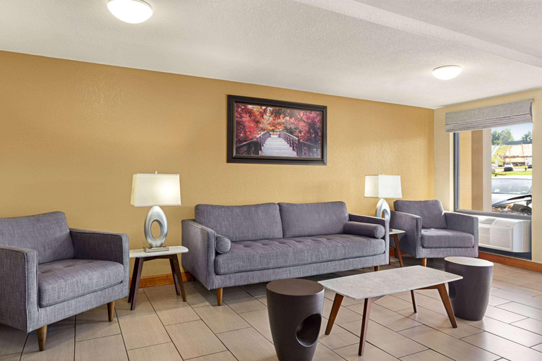 Public Area 3, Howard Johnson by Wyndham Pigeon Forge, Sevier