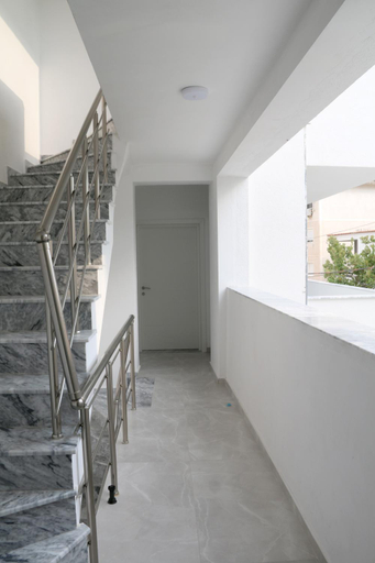 Others 4, Vila Jovani - Modern Studios with Free Parking, Quiet Area,8 min Walk to Beach, Sarandës