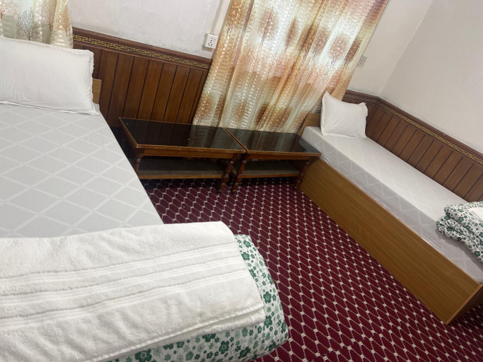 Bedroom 2, Hotel Dancing Yak, Dhaualagiri