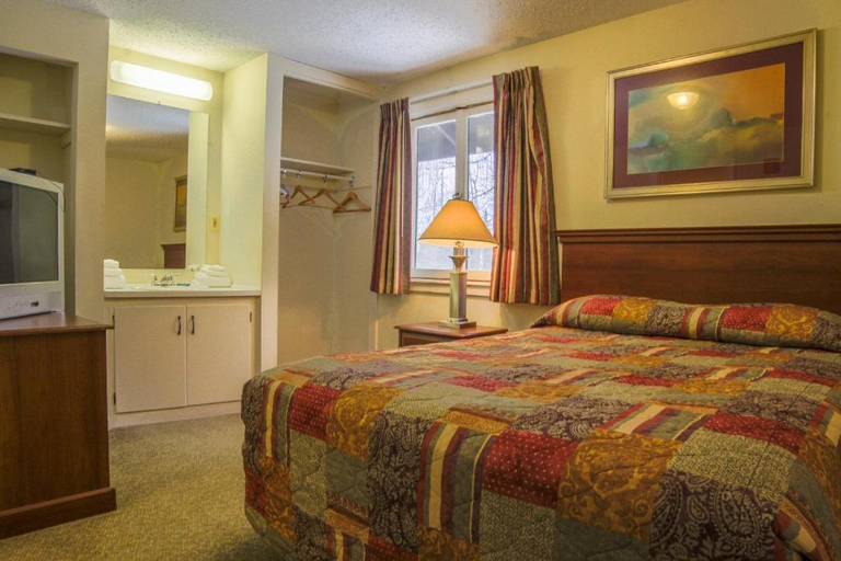 Bedroom 4, The Upper Pass Lodge, Windham