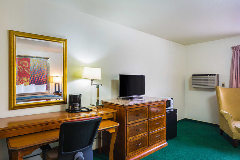 Bedroom 3, Econo Lodge Waupaca, Waupaca