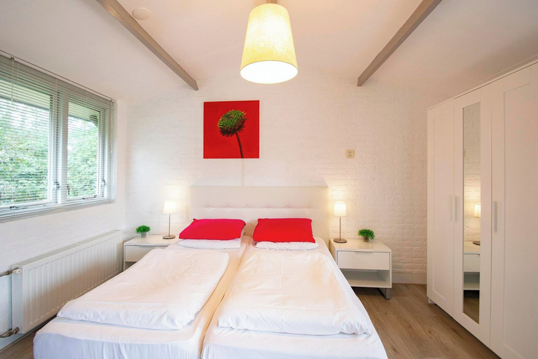 Room 2, Holiday Home in Callantsoog Near Beach, Zijpe