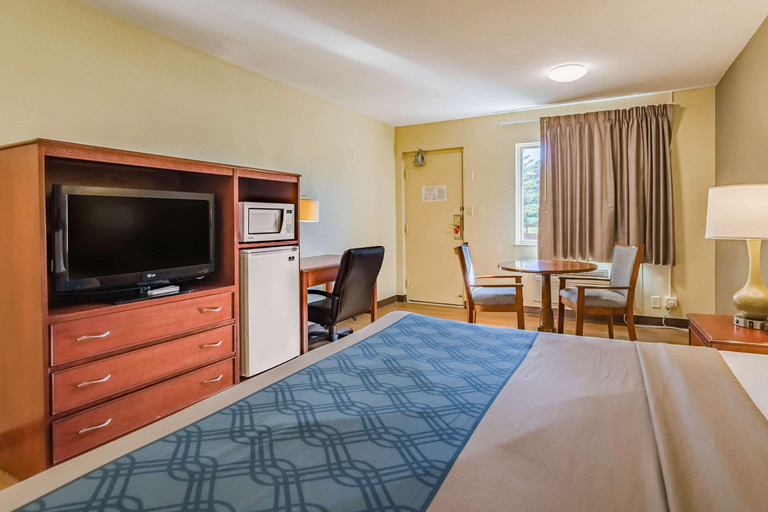 Bedroom 3, Econo Lodge Lexington Downtown Near I-81, Lexington
