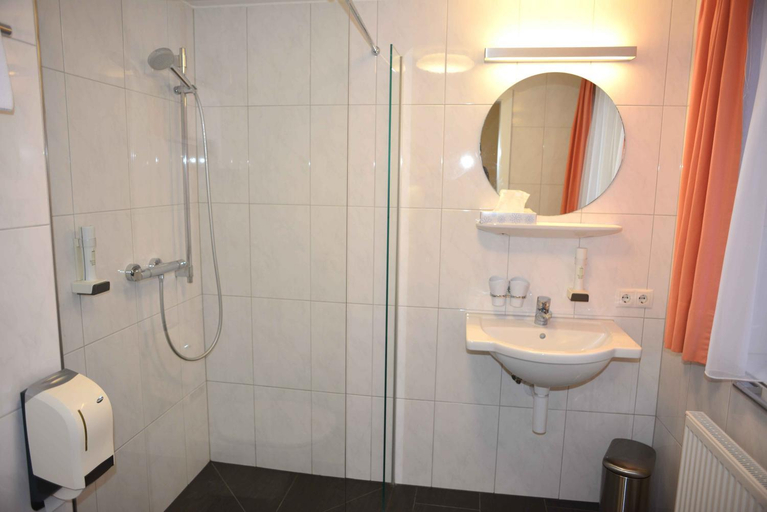Bathroom 3, Hotel Andreas Hofer, Dornbirn