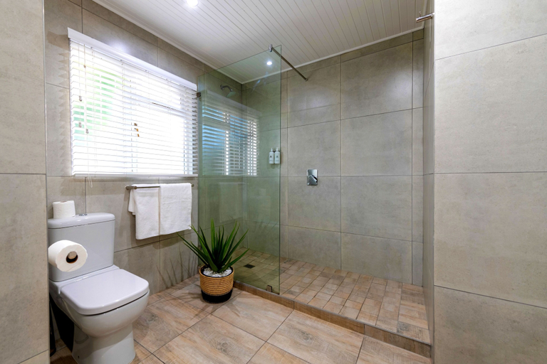 Bathroom 3, Knysna River Club by First Private Stays, Eden