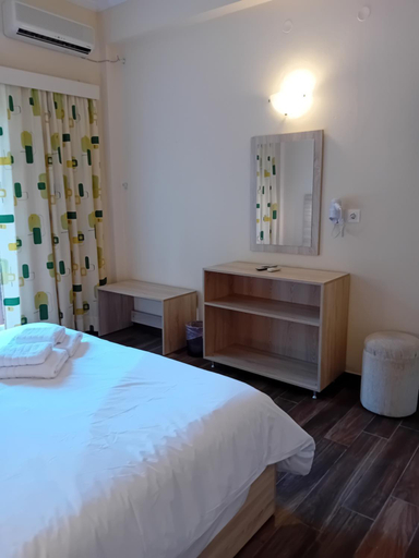 Bedroom 2, Hermes, Attica