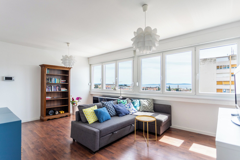 Others 5, Comfortable apartment with great city and sea view, Split
