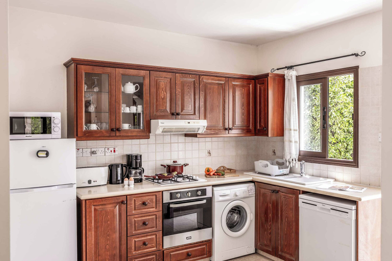 Others 3, Villa Ay Kyriaki