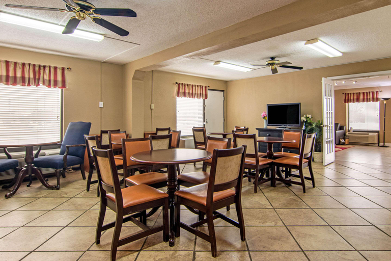 Food & Drinks 5, Econo Lodge Madison, AL, Madison