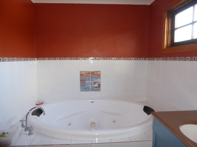 Bathroom 3, Platypus Park Country Retreat, Dorset
