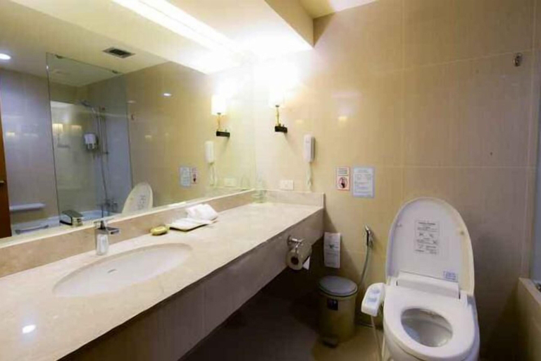 Bathroom 22