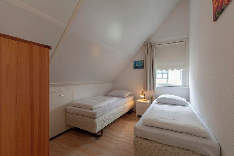 Bedroom 2, Villa in Callantsoog Near the Beach, Zijpe