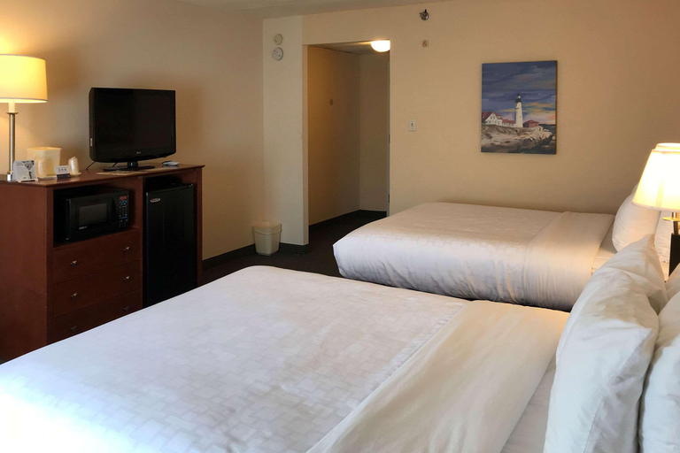 Bedroom 3, Clarion Hotel & Conference Center - Toms River, NJ, Ocean
