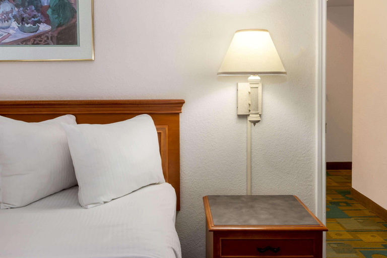 Bedroom 3, La Quinta Albuquerque Northeast, Bernalillo