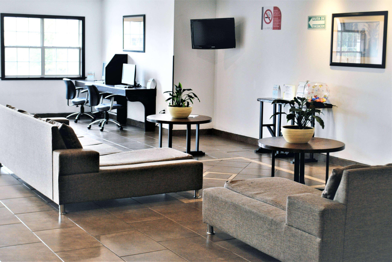 Public Area, Microtel Inn & Suites by Wyndham Toluca, Toluca