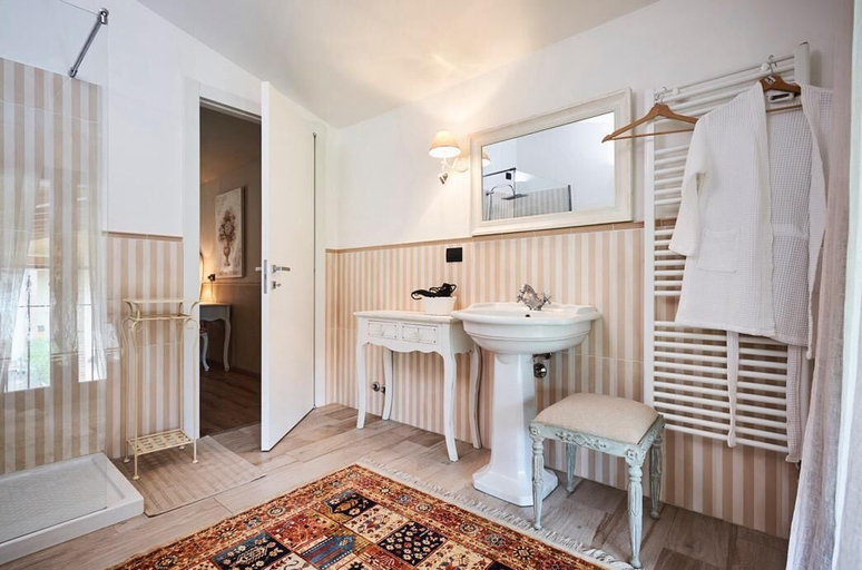 Bathroom 5, CR BnB Rozzano, Milano