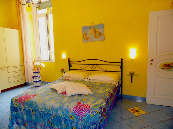 Bedroom 2, Dimora Carlo III, Salerno