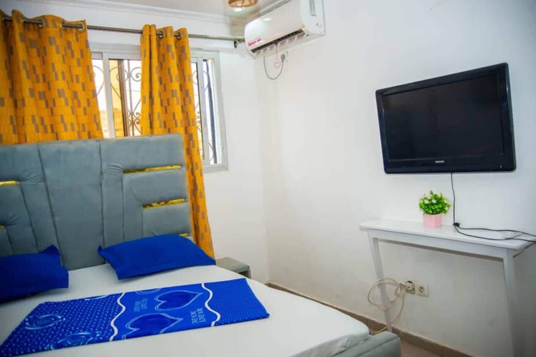 Room 5, 2 Bed Apt Sleeps 5 - Wifi, Parking, Balcony, Wouri